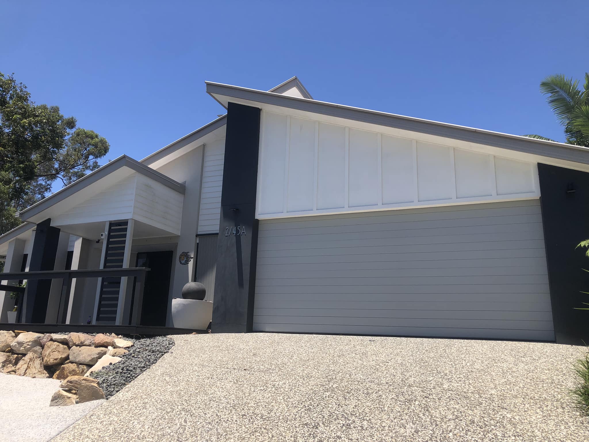 Painters in Burleigh Heads