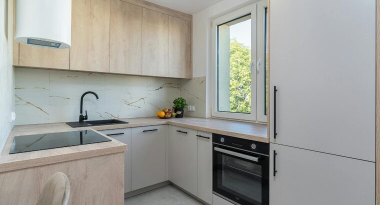 Royal Rose Glass Aluminium.